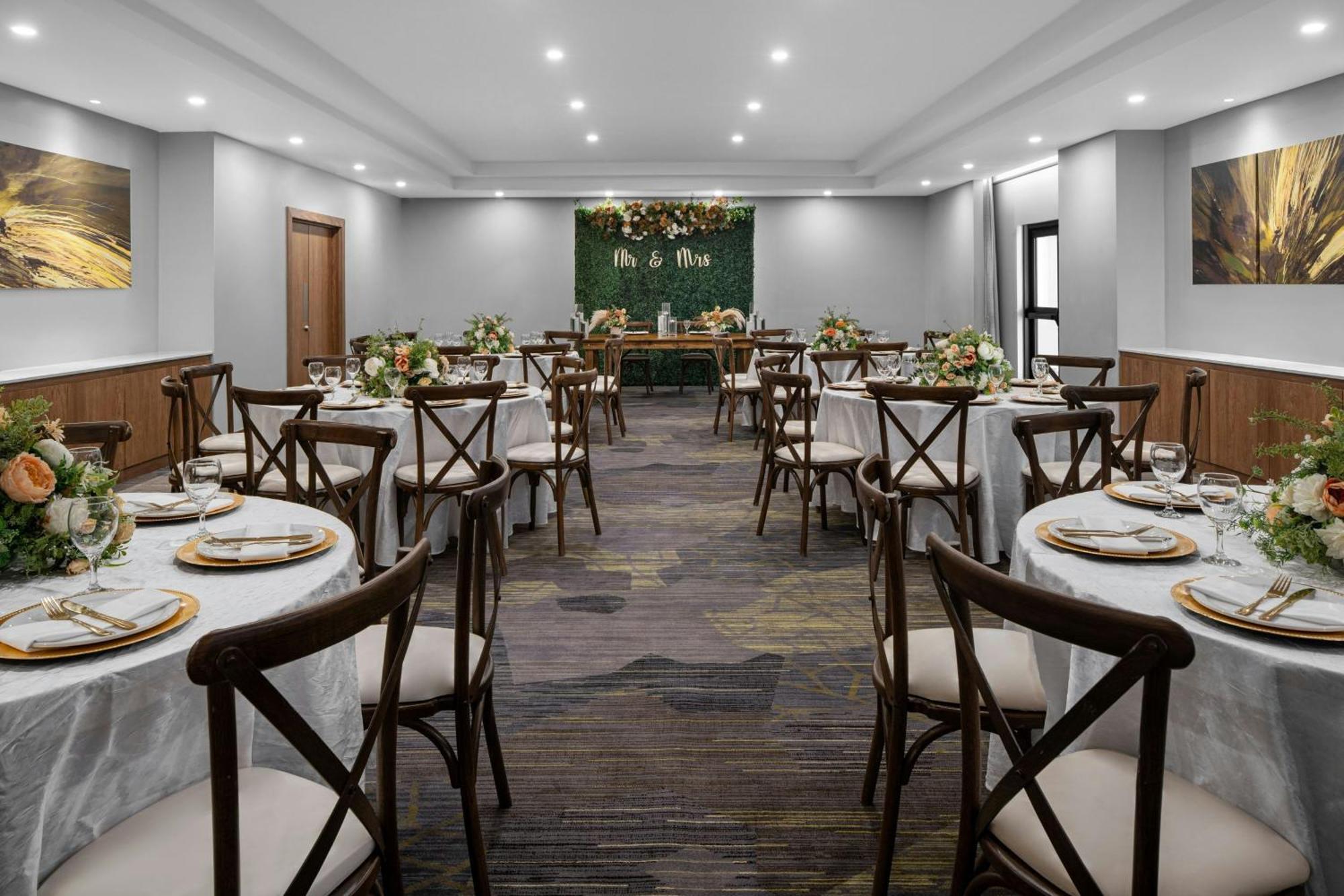 Courtyard By Marriott Port Of Spain Экстерьер фото